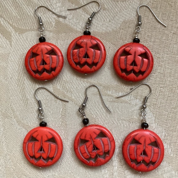 Jack-O-Lantern Earrings - Picture 2 of 3